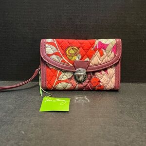 Vera Bradley Ultimate Wristlet in Bohemian Blooms NWT Push lock and Zipper close